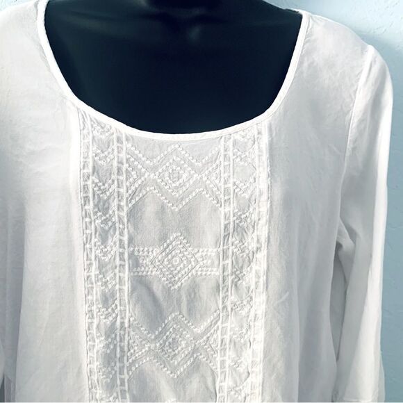 Maurices White Boho Embroidered Top Size Medium - Picture 2 of 11